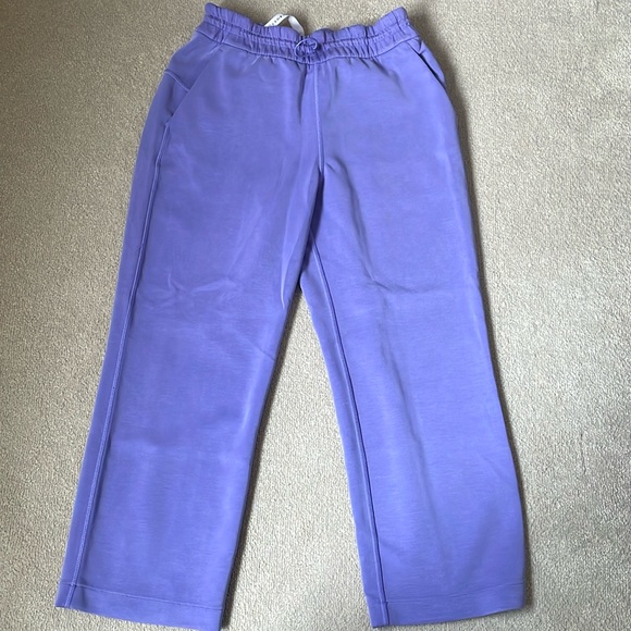 Lululemon Cropped Sweatpants - Picture 1 of 3